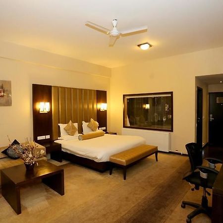 Hotel Pine Spring Wazir Bagh Srīnagar Extérieur photo
