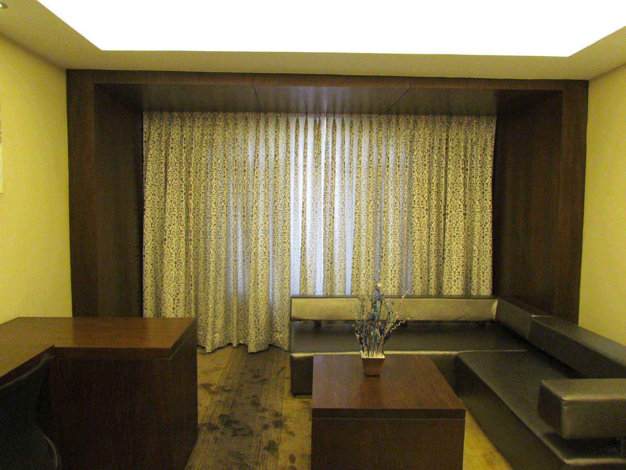 Hotel Pine Spring Wazir Bagh Srīnagar Extérieur photo