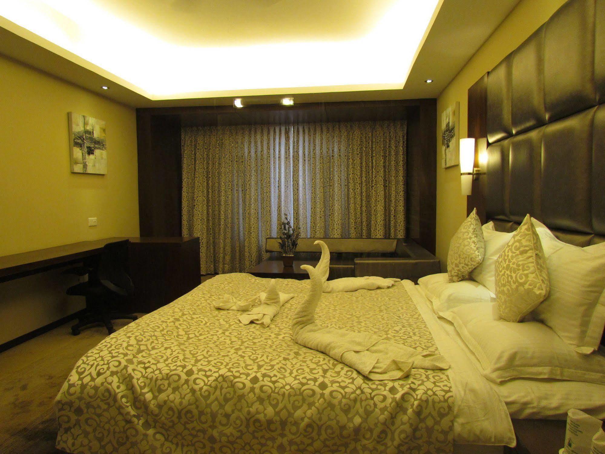 Hotel Pine Spring Wazir Bagh Srīnagar Extérieur photo
