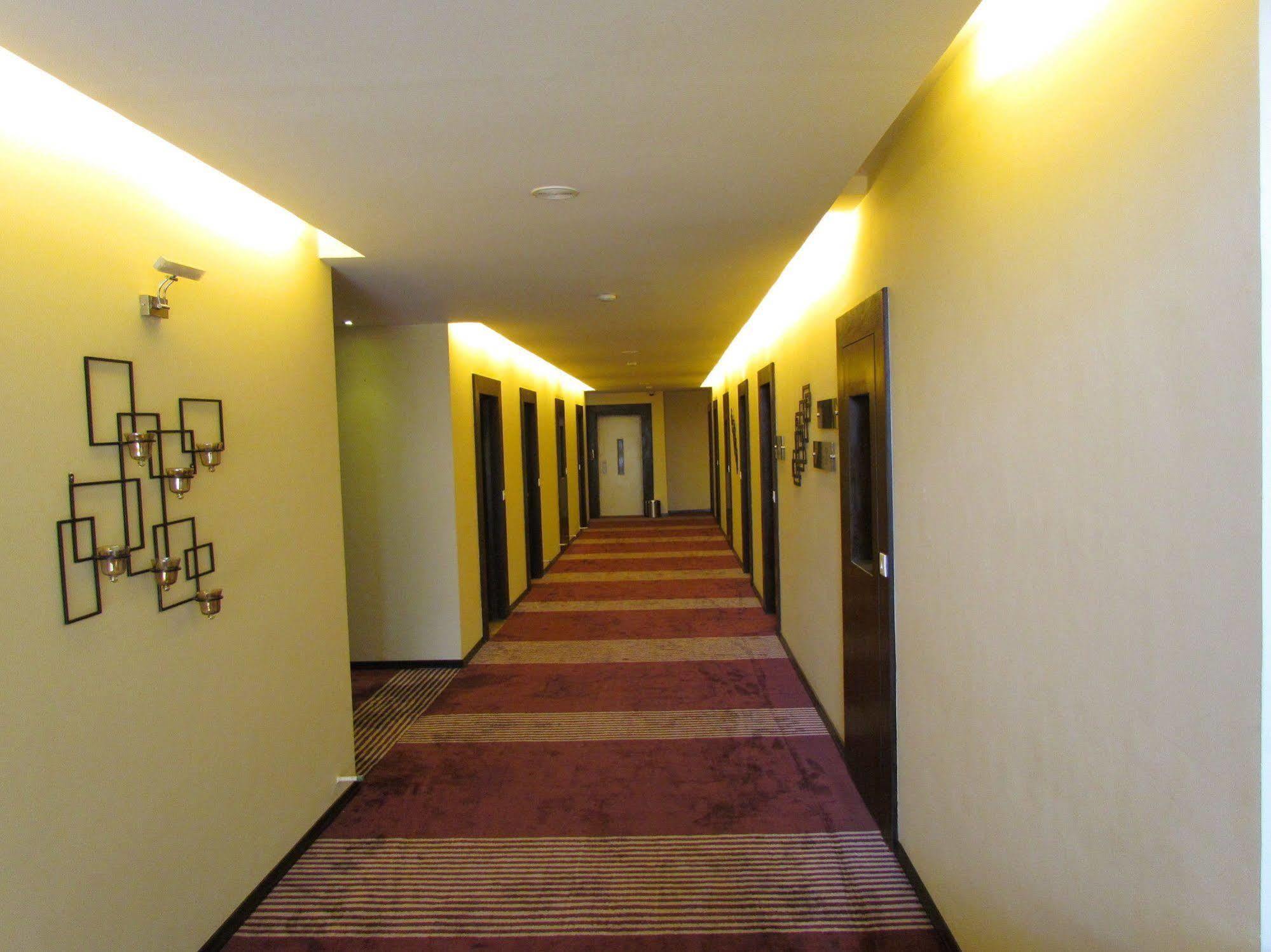 Hotel Pine Spring Wazir Bagh Srīnagar Extérieur photo