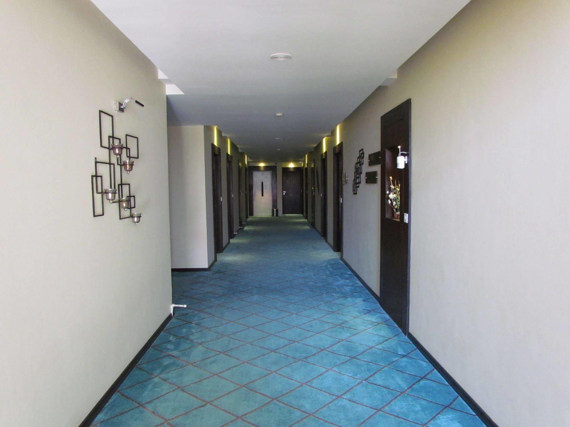 Hotel Pine Spring Wazir Bagh Srīnagar Extérieur photo