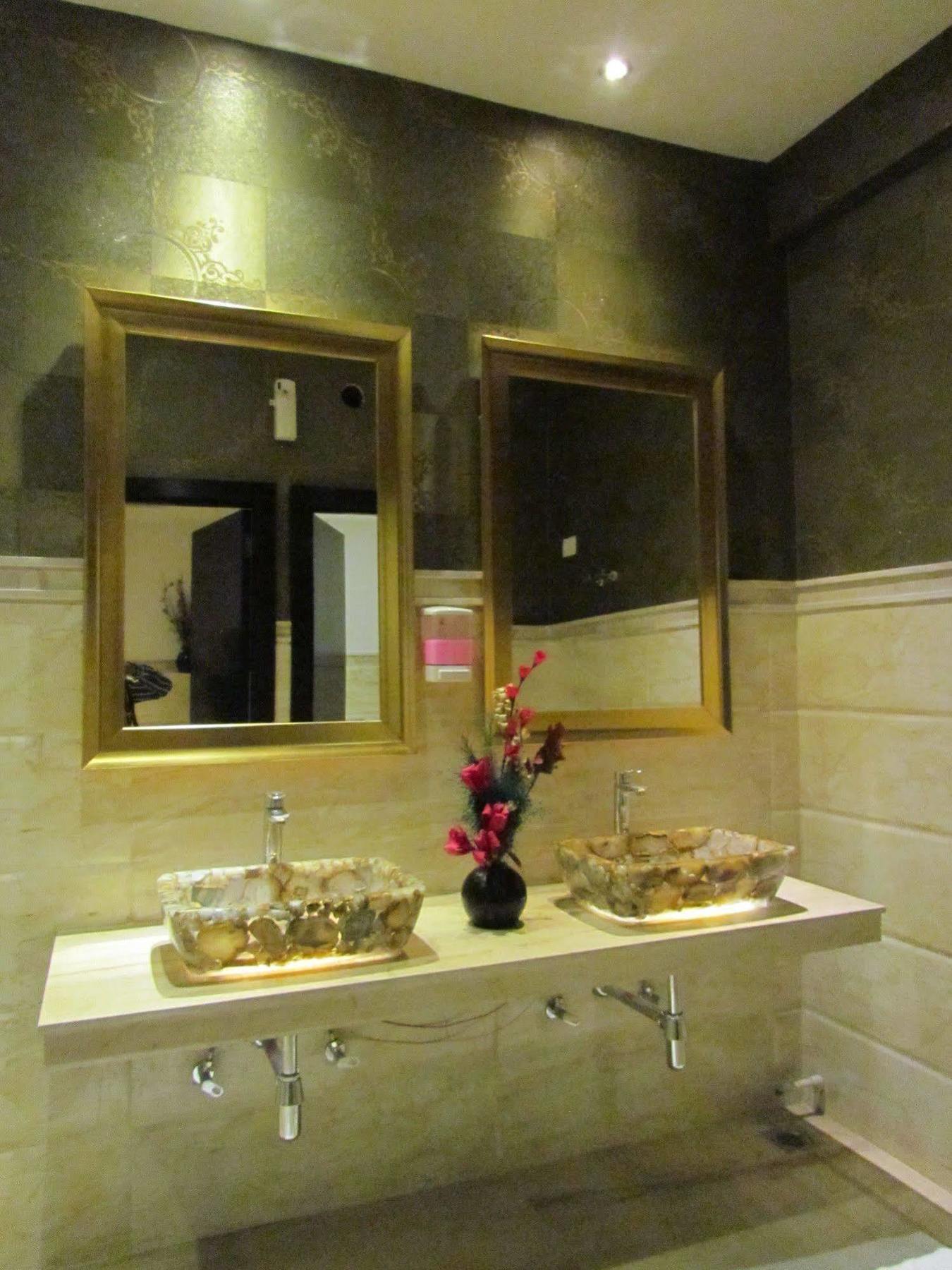 Hotel Pine Spring Wazir Bagh Srīnagar Extérieur photo