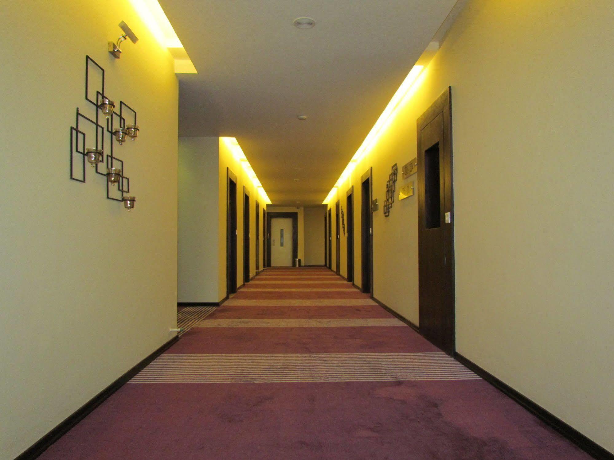 Hotel Pine Spring Wazir Bagh Srīnagar Extérieur photo